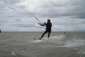 Stagiaire de l'école de kitesurf